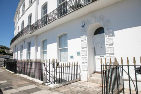 Sovereign House - Close to harbour with parking